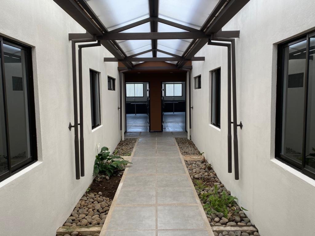 Se Venden 2 Duplex En Escazu